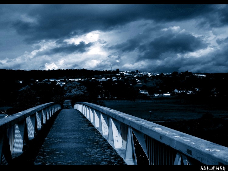 ... Aqueducs paysage nature pont bleu noir blanc photo photographie sombre